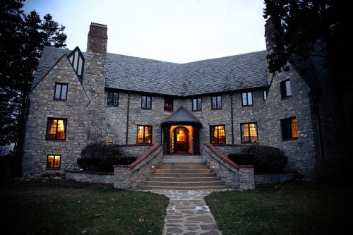 http://onwardstate.com/2013/12/04/os-cribs-fraternity-edition-chi-phi/